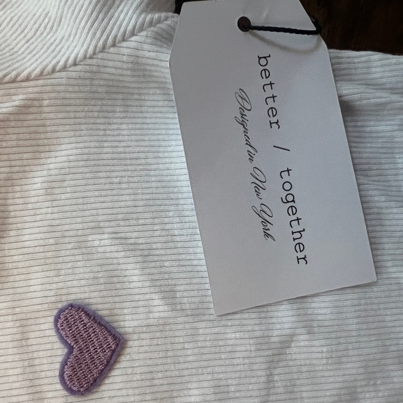 Women’s NWT Better Together Top with Customized Disney Daisy Patches Size Small - Picture 7 of 7